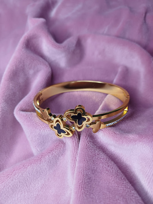 Golden Flutter Charm